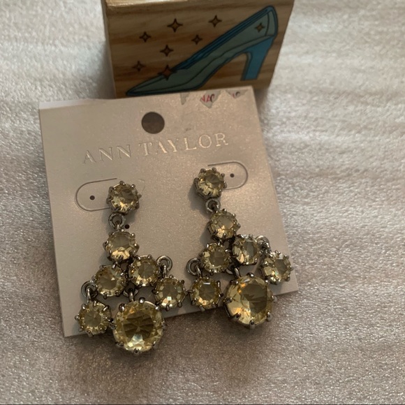 Ann Taylor Statement Earrings - Picture 3 of 5